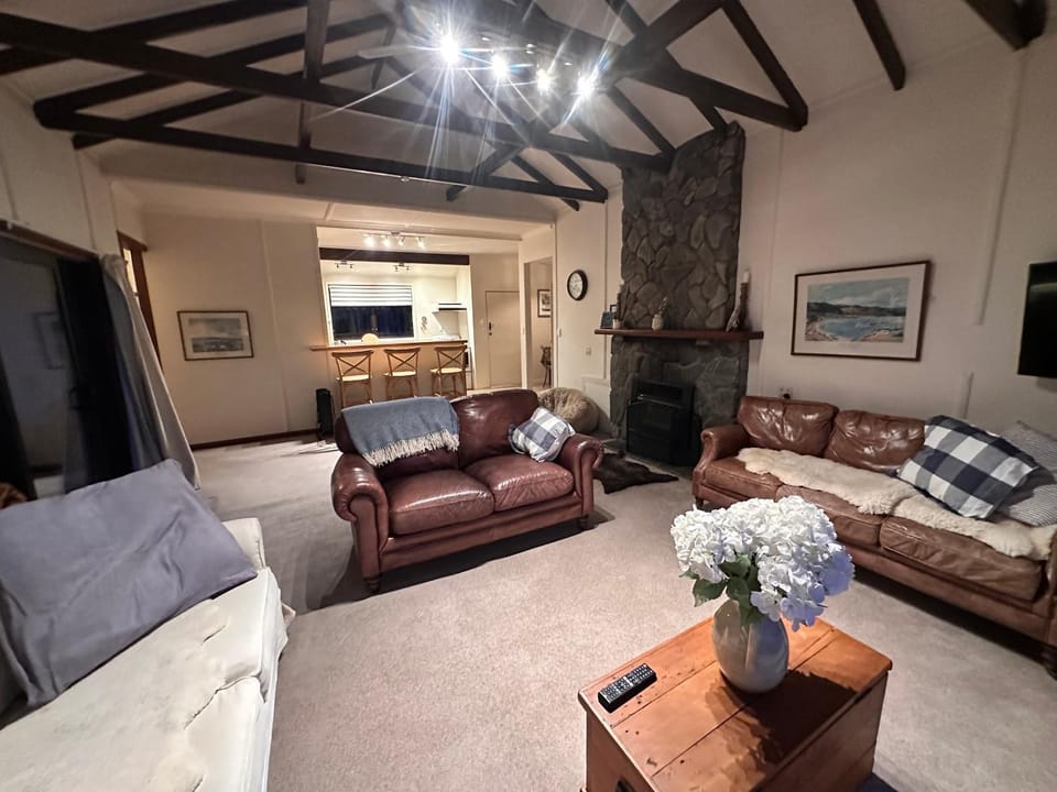 Downtown Wanaka, private house with huge backyard House in Wanaka