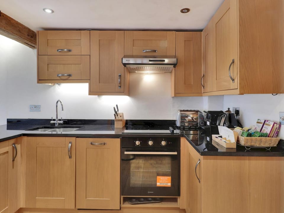 Kitchen or kitchenette, Other, oven, stove, toaster