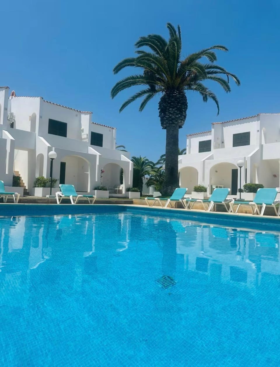 Swimming pool, Swimming pool