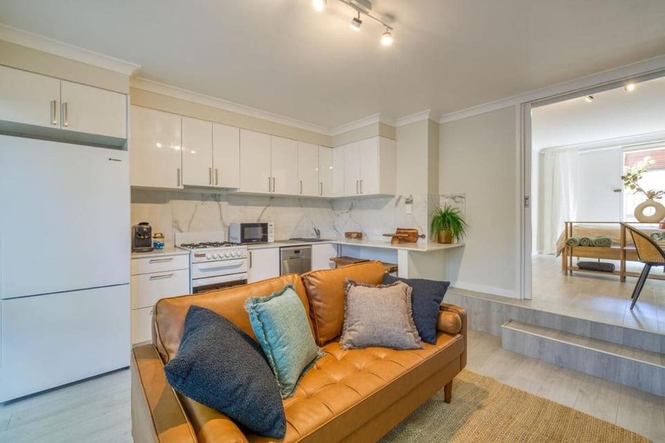 Kitchen or kitchenette, Living room, oven, stove