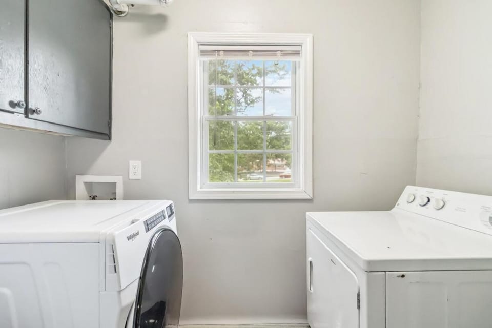 5BR with Game Room & Huge Backyard House in Georgia