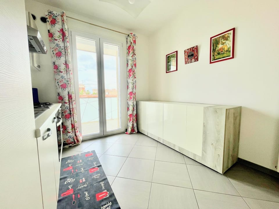 Communal lounge/ TV room, TV and multimedia, Living room, Seating area, Evening entertainment
