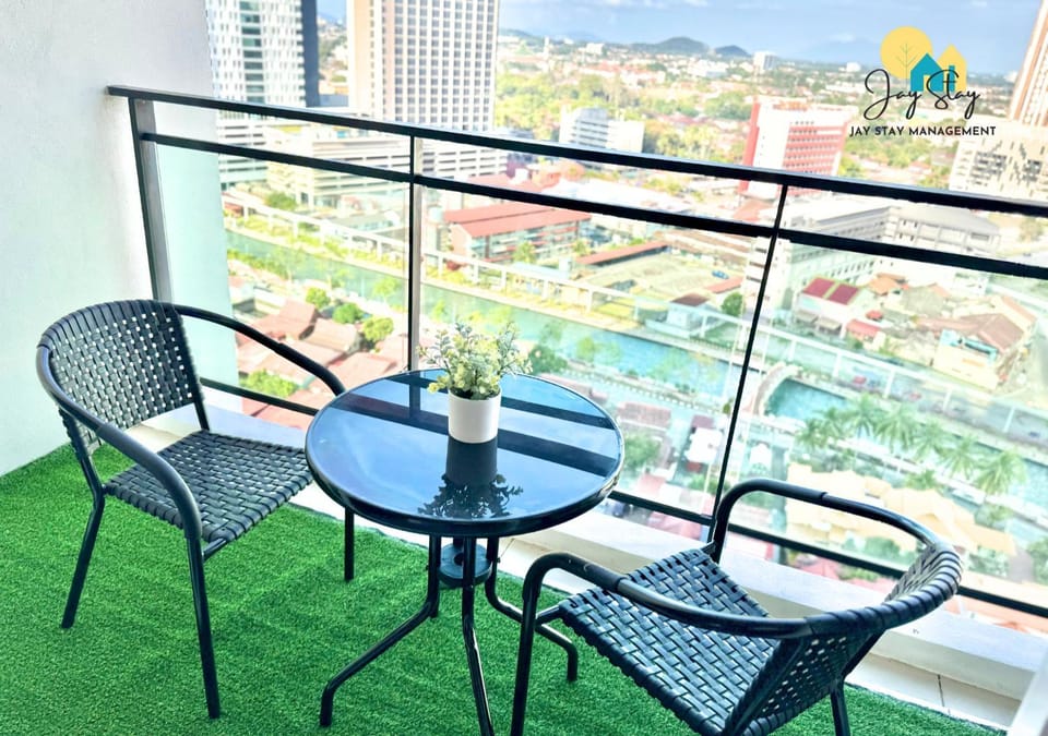 The Shore l Luxury 3BR l 6-9pax l Direct Mall Access l City Centre l Melaka River l Jonker Street by Jay Stay Management Apartment in Malacca