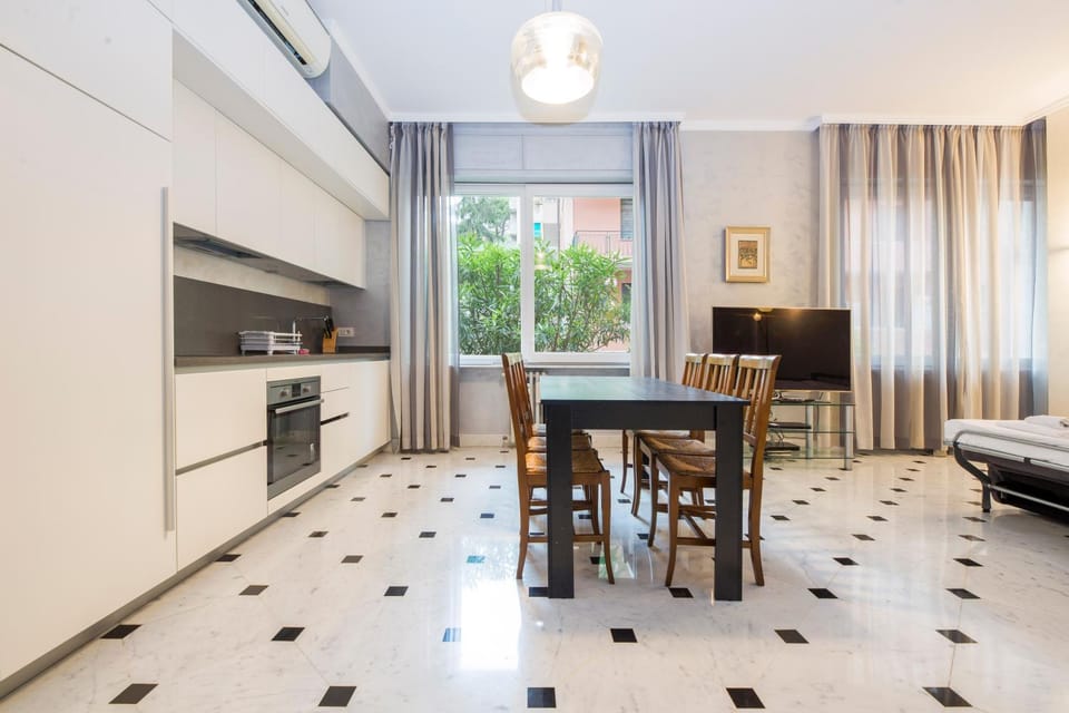 Kitchen or kitchenette, Living room, Seating area, Dining area, oven, stove