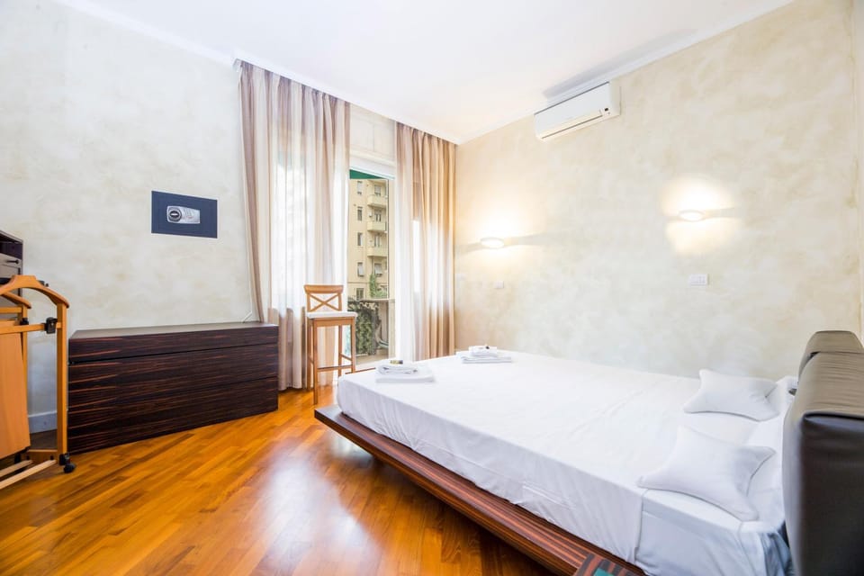 Bed, Bedroom, air conditioner