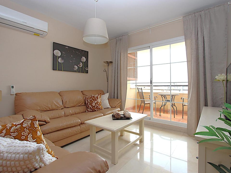 Living room, Seating area, air conditioner