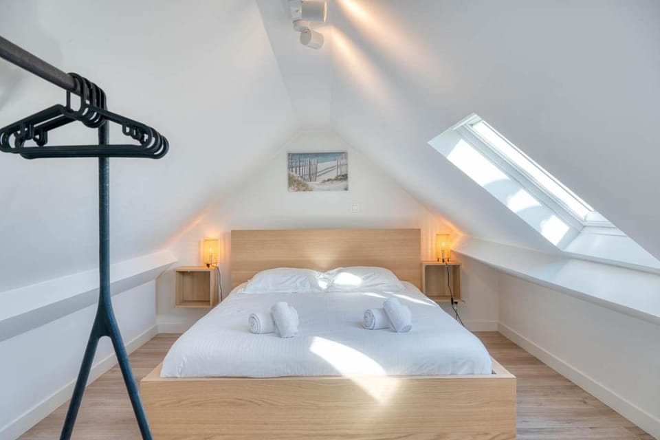 Bright Duplex Apartment close to the Beach Apartment in Ostend