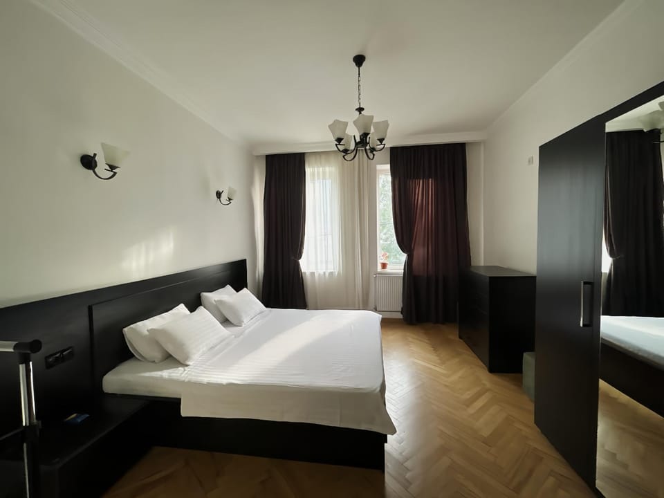 White Apartament in old tbilisi Apartment in Tbilisi, Georgia