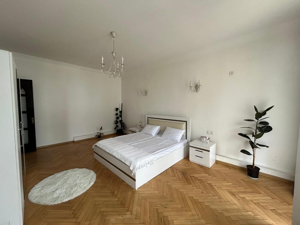 White Apartament in old tbilisi Apartment in Tbilisi, Georgia