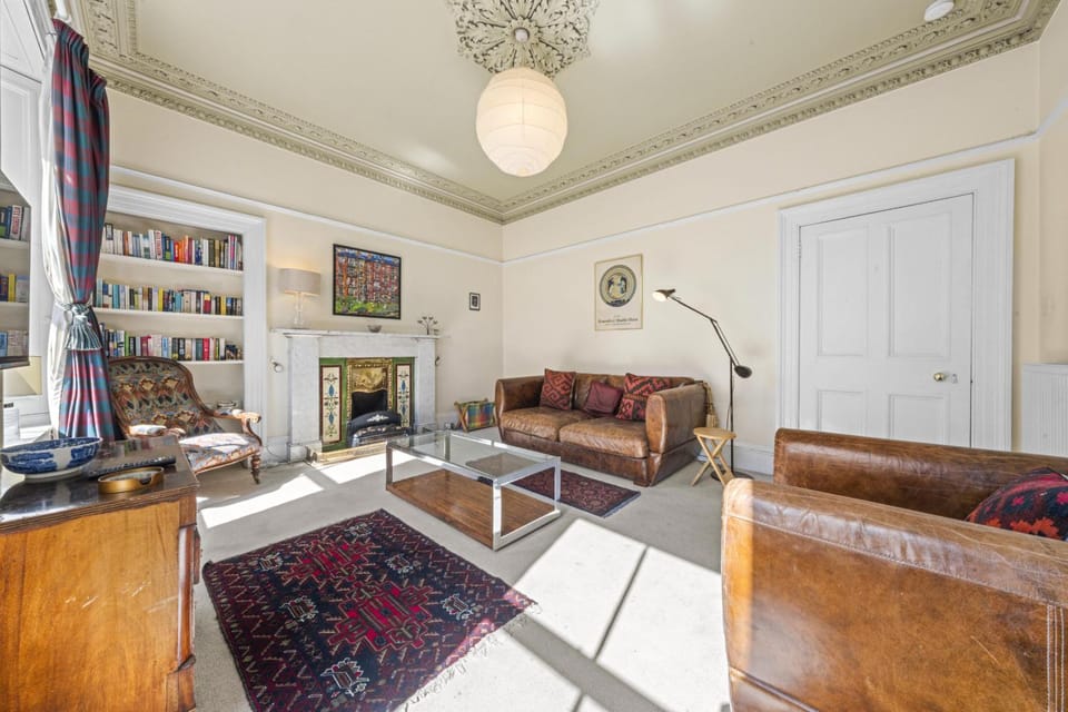 Communal lounge/ TV room, Living room