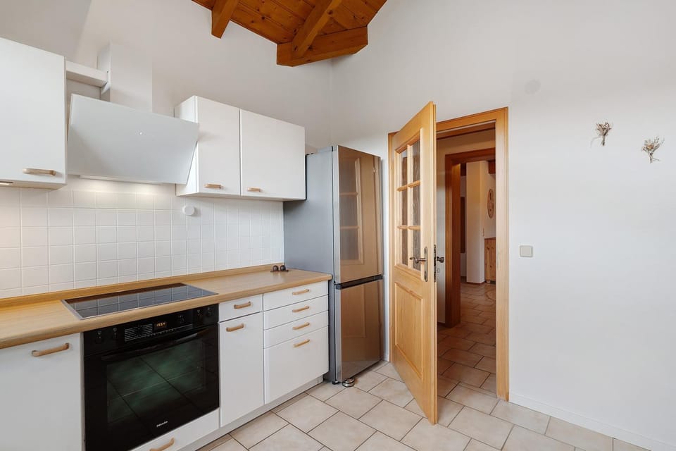 Property building, Kitchen or kitchenette, Living room