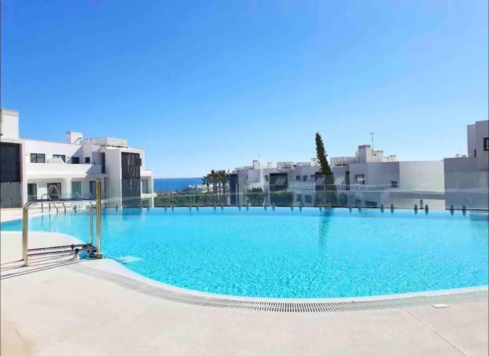 HigueronWest217 Stunning Sea Views 2 Pools Apartment in Costa del Sol