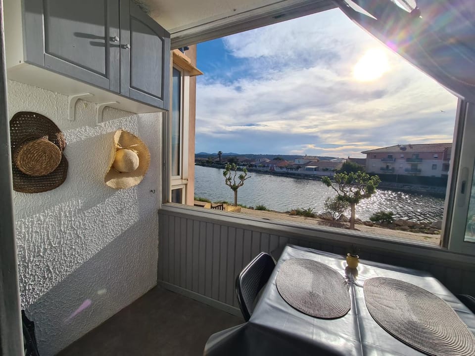 Patio, Day, View (from property/room), Balcony/Terrace, Dining area, Mountain view