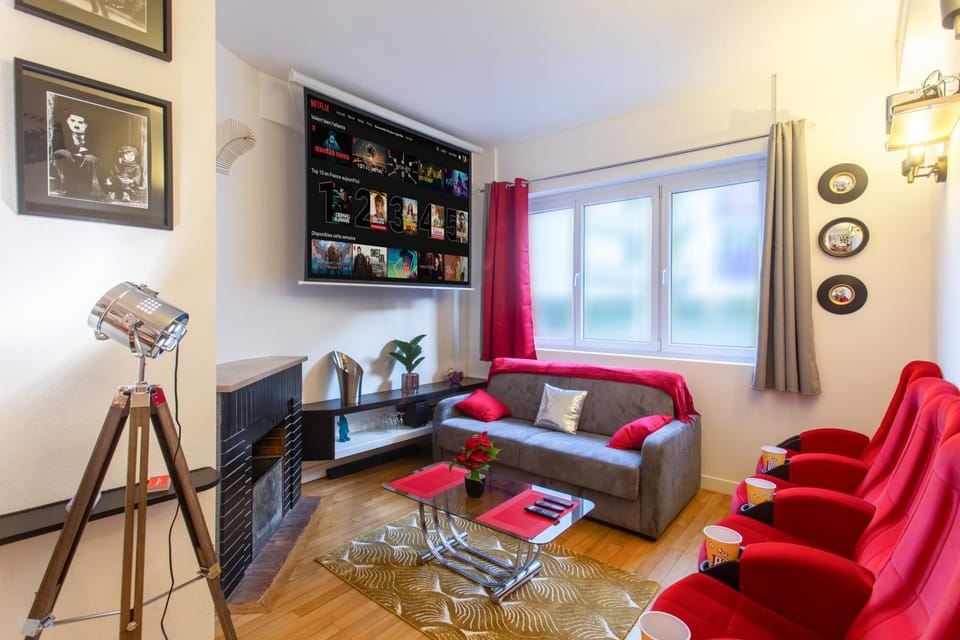 TV and multimedia, Living room, Parking, internet