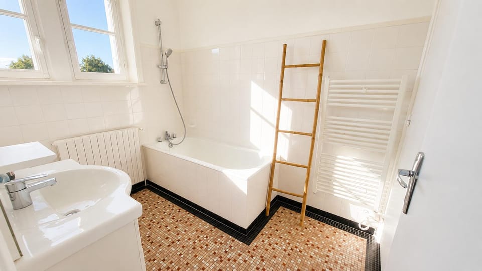 Bathroom, Bath