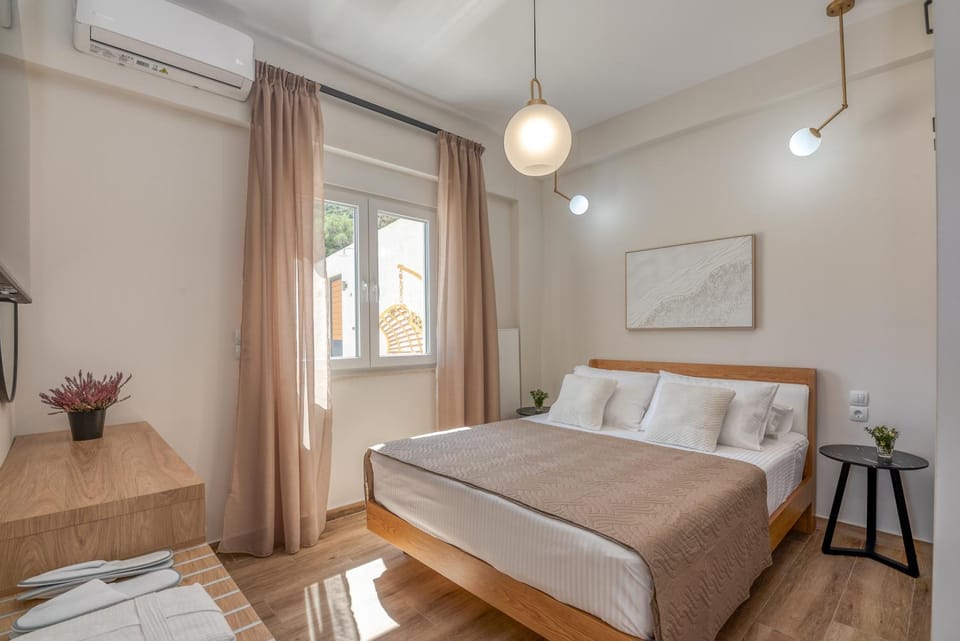 Bed, Photo of the whole room, Bedroom, towels, air conditioner