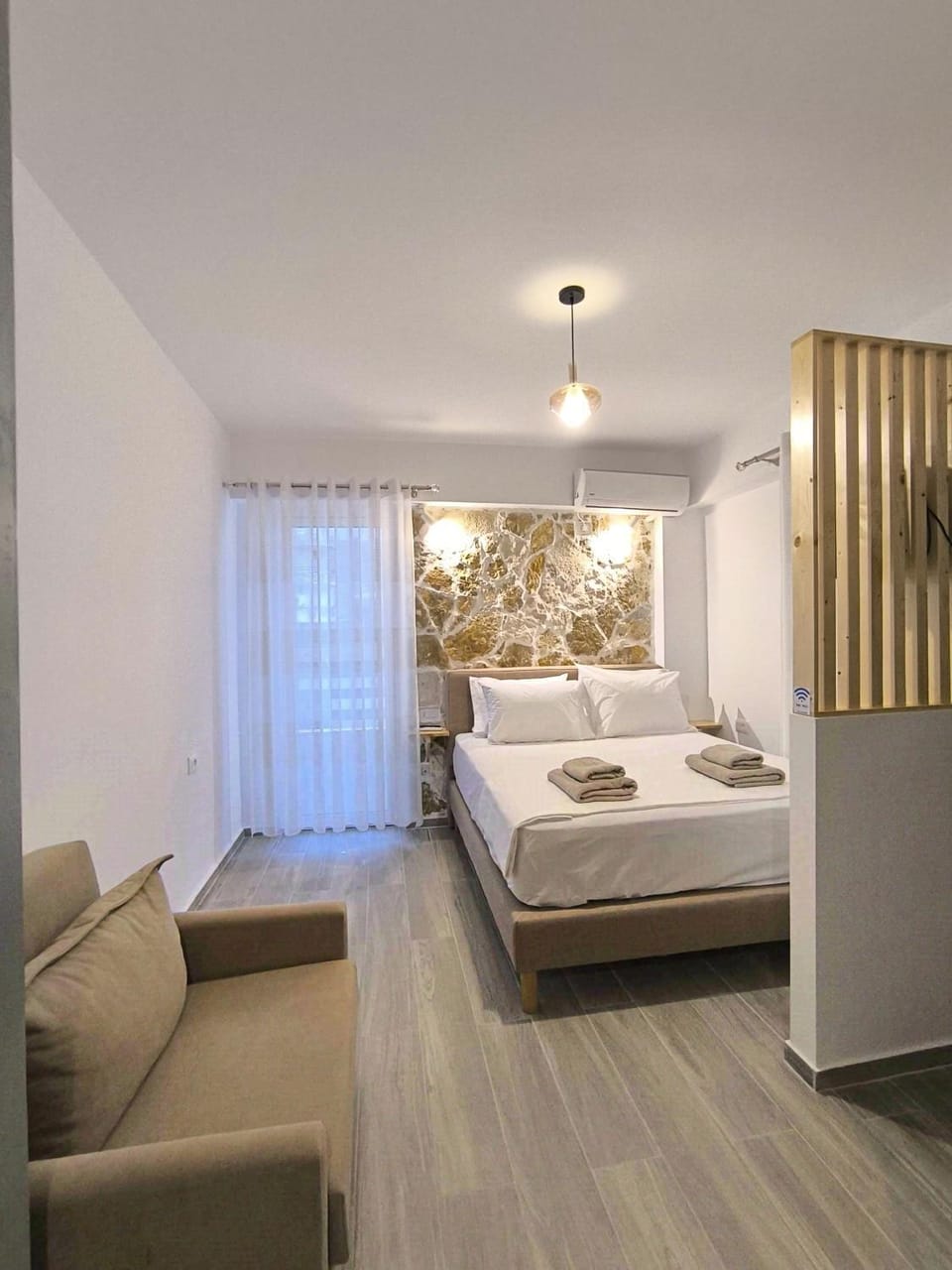 Photo of the whole room, Seating area, Bedroom