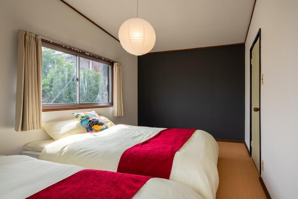 Bed, Bedroom, air conditioner