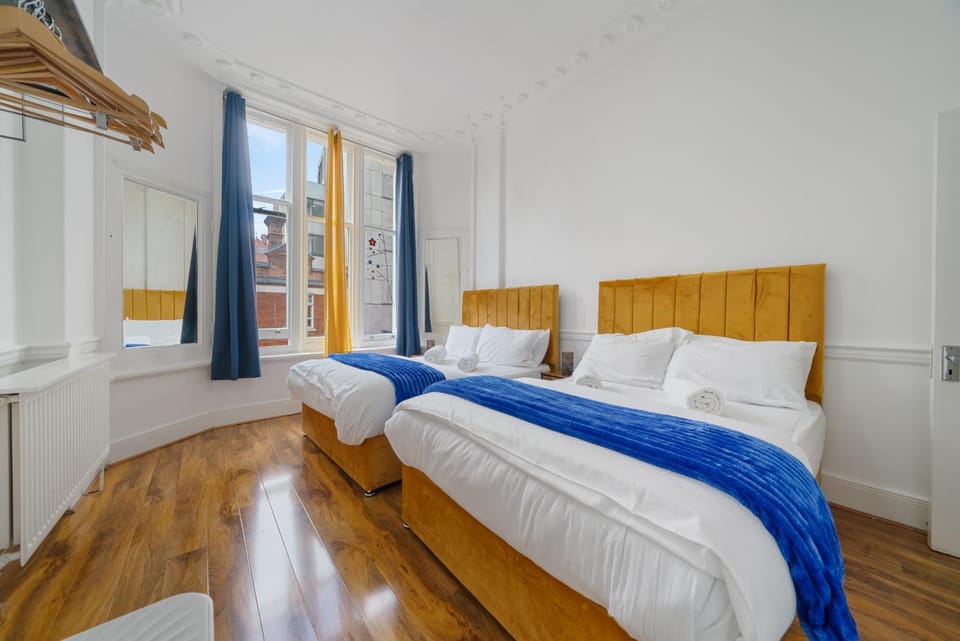 Bed, Photo of the whole room, Bedroom, internet, towels