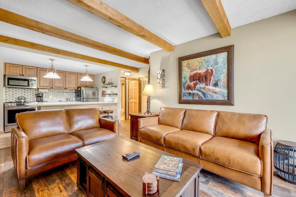 Trails End 413 by Ski Country Resorts Apartment in Breckenridge
