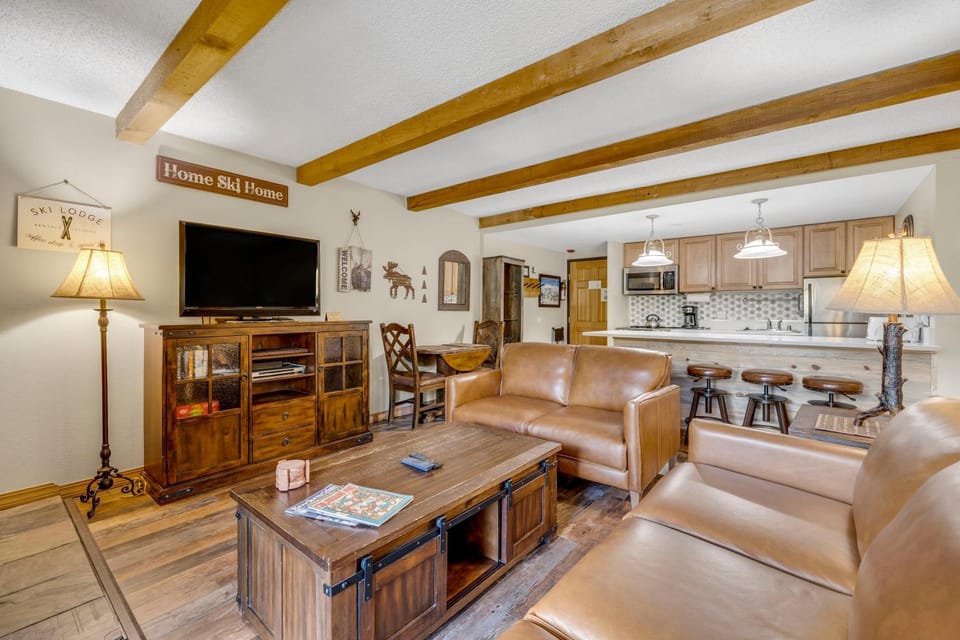 Trails End 413 by Ski Country Resorts Apartment in Breckenridge