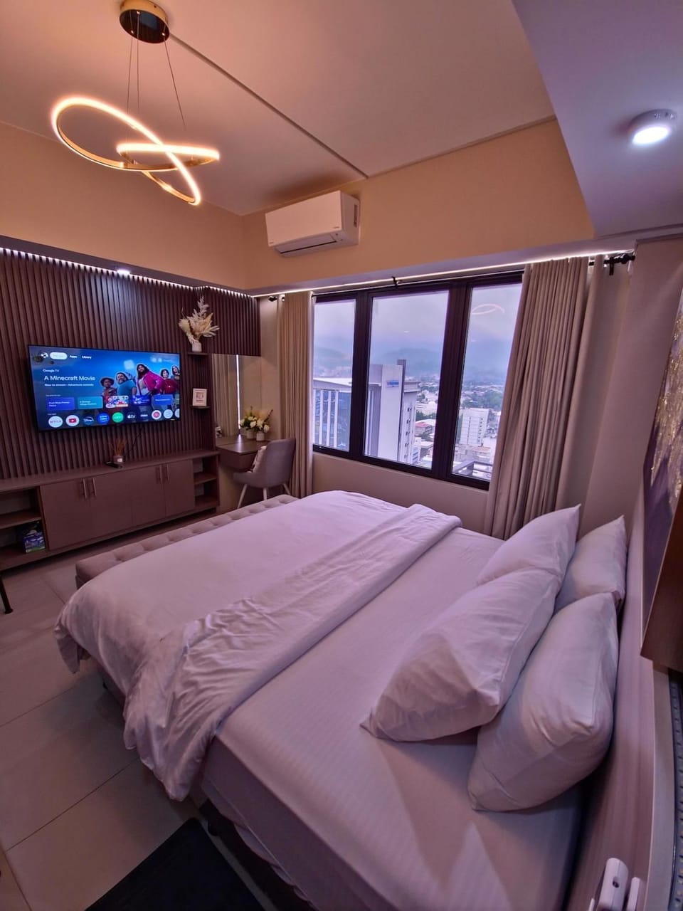 Luxury King Bed Studio in Midtown Cebu Apartment in Cebu City