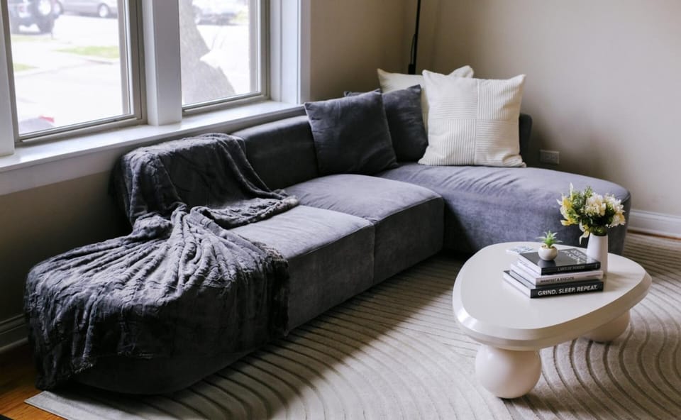 2BR Fitness Pad • Private Gym • Sleeps 7 Apartment in Chicago