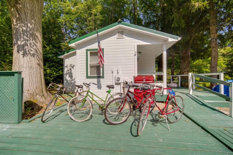 Earths River Retreat Kayaks Wineries and GOTL House in Lake Erie