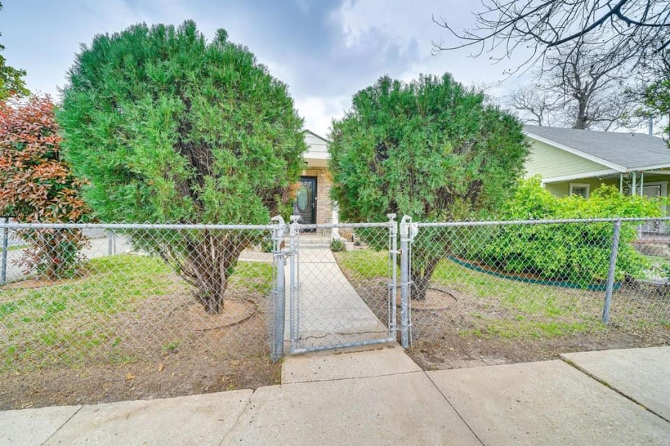 Chic San Antonio Cottage - 5 Miles to Downtown Country House in San Antonio