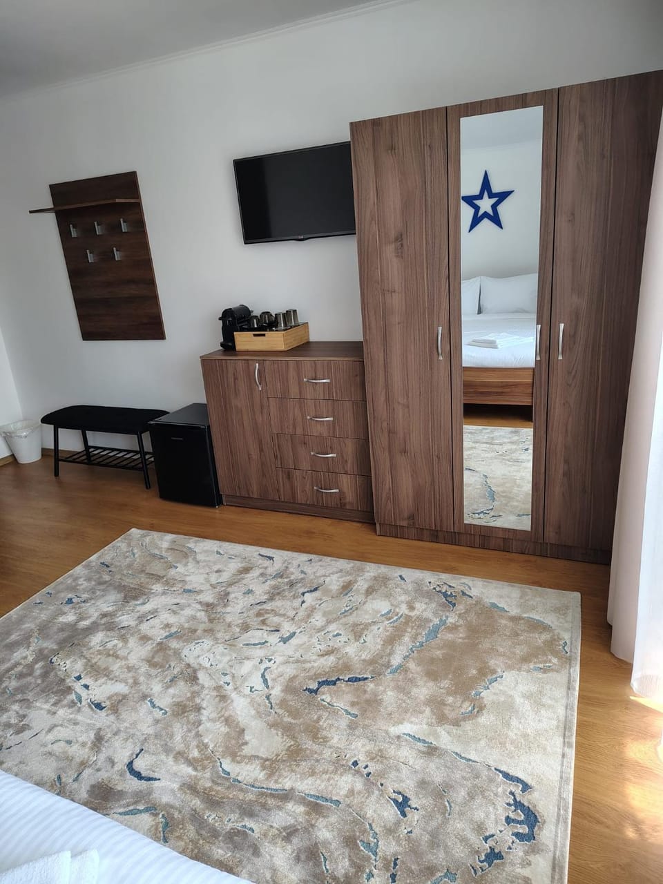 Photo of the whole room, Bedroom