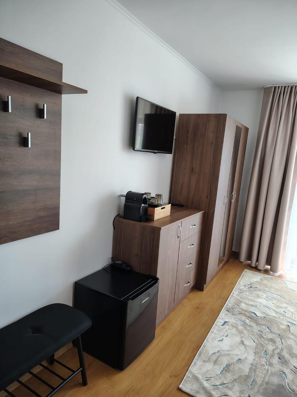 Bedroom, wardrobe