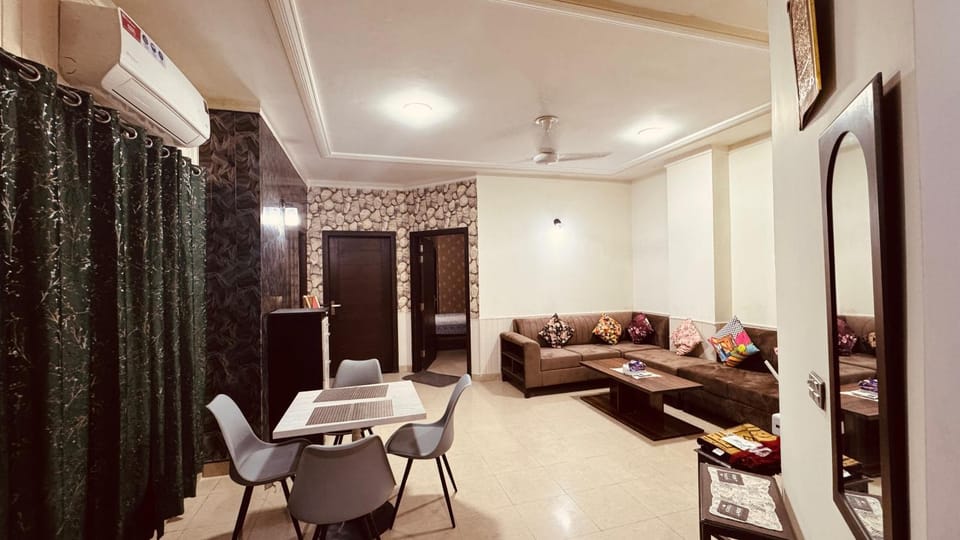 Game Room, Lounge or bar