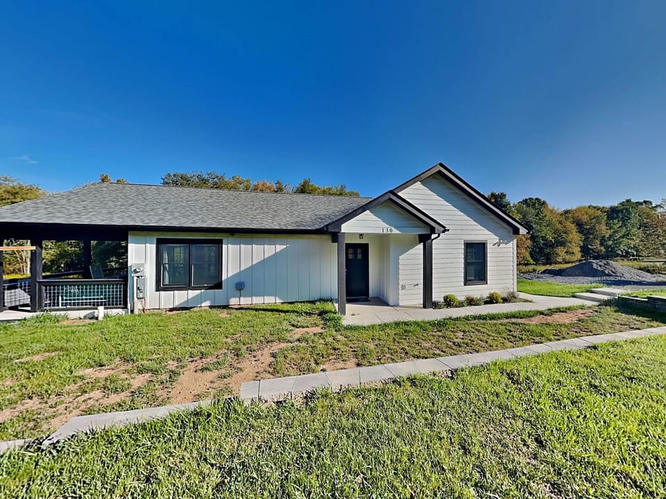 Just Like Home with Hot Tub House in McHenry