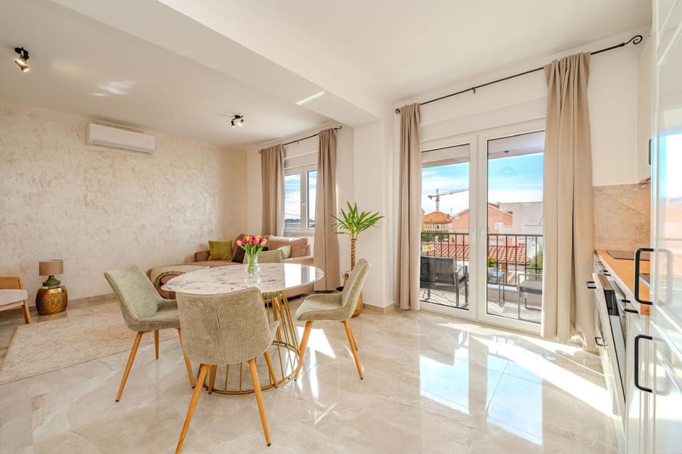 Apartment Anna - free private parking Apartment in Zadar