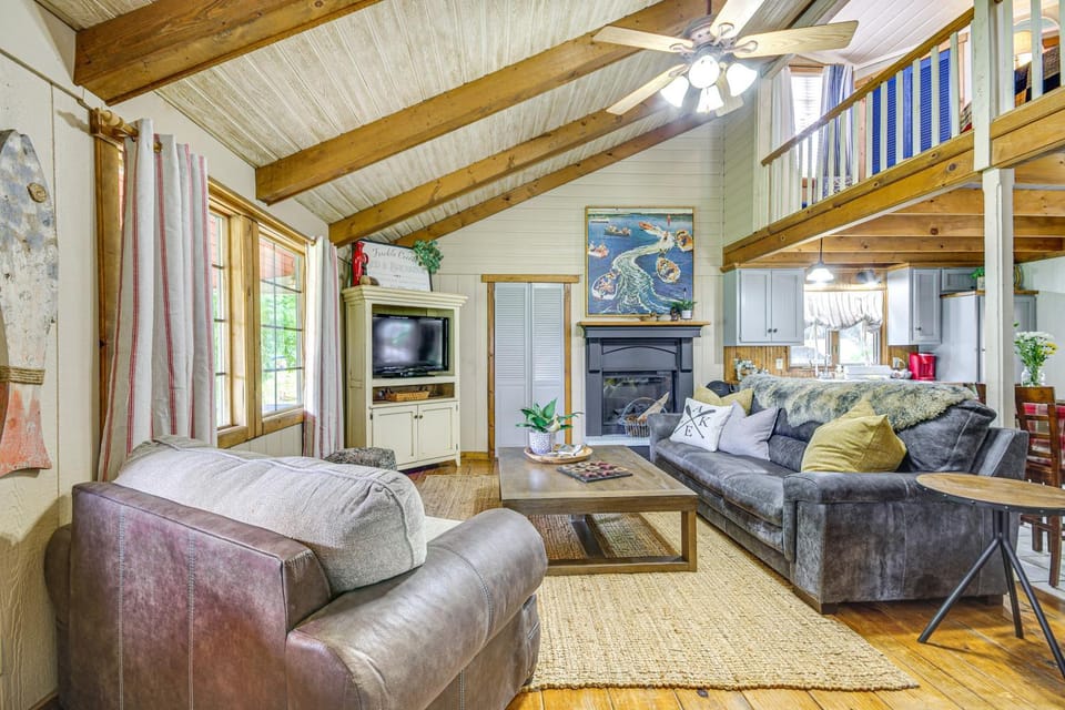 Hike, Swim and Fish Lakefront Cabin in Roach! Cabin in Lake of the Ozarks