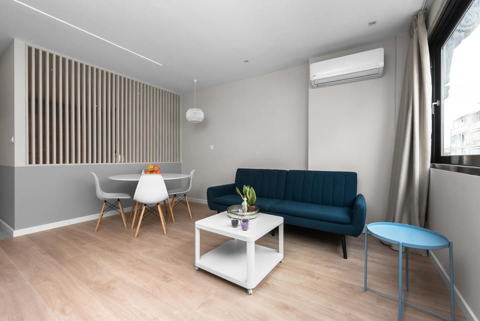 Living room, Seating area, Dining area, air conditioner