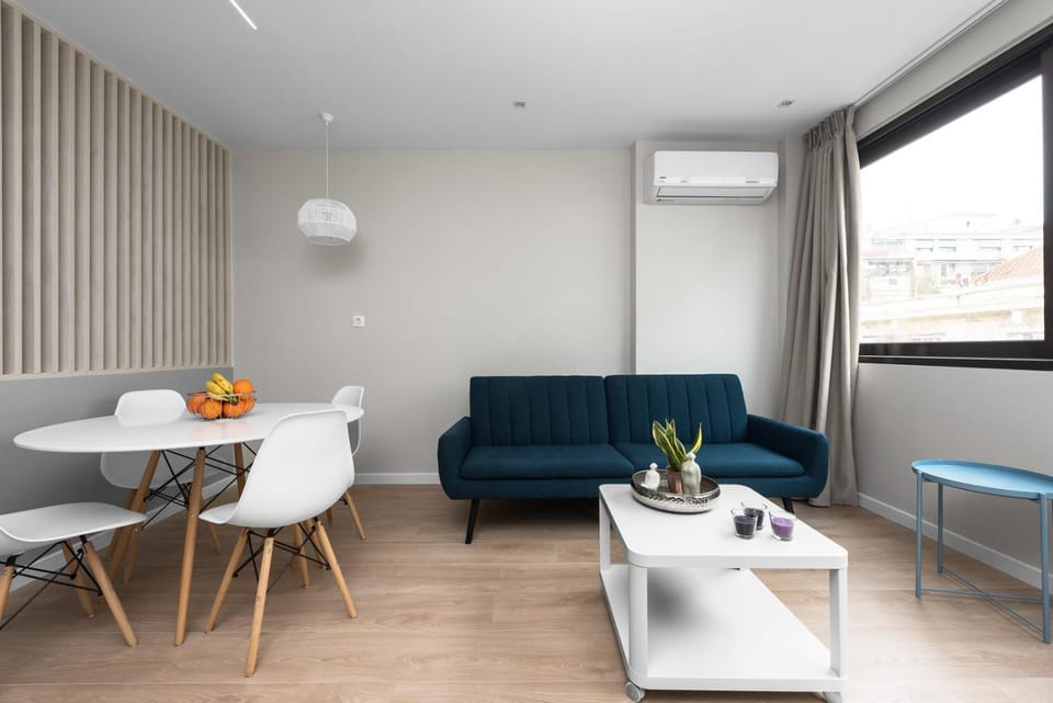 Living room, Seating area, Dining area, air conditioner