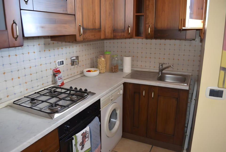 Kitchen or kitchenette, Living room