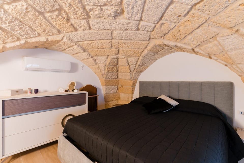 Property building, Living room, Bedroom