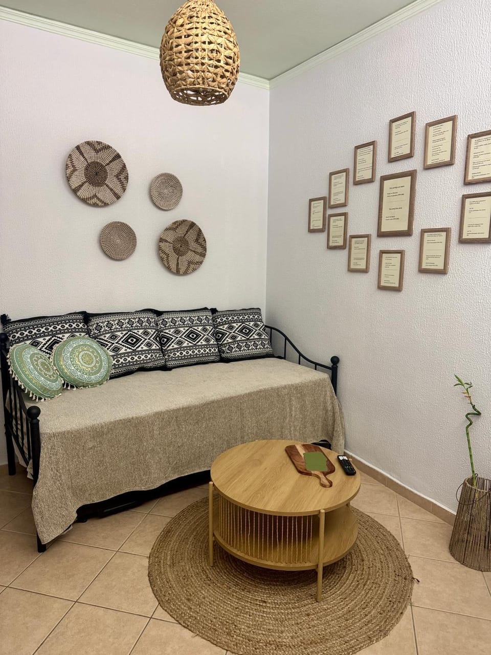Living room, Photo of the whole room