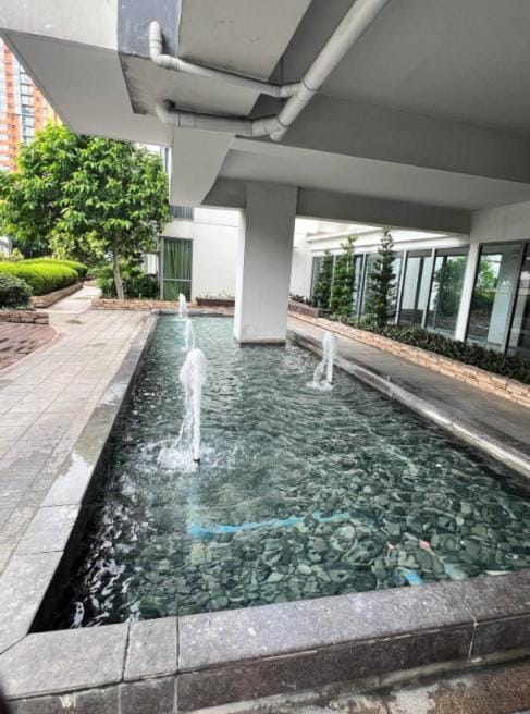 Property building, Day, Pool view, Swimming pool