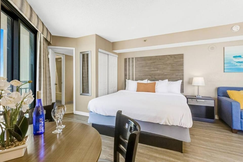Beach Getaway Oceanfront, Dogs OK! 826 Apartment in Myrtle Beach