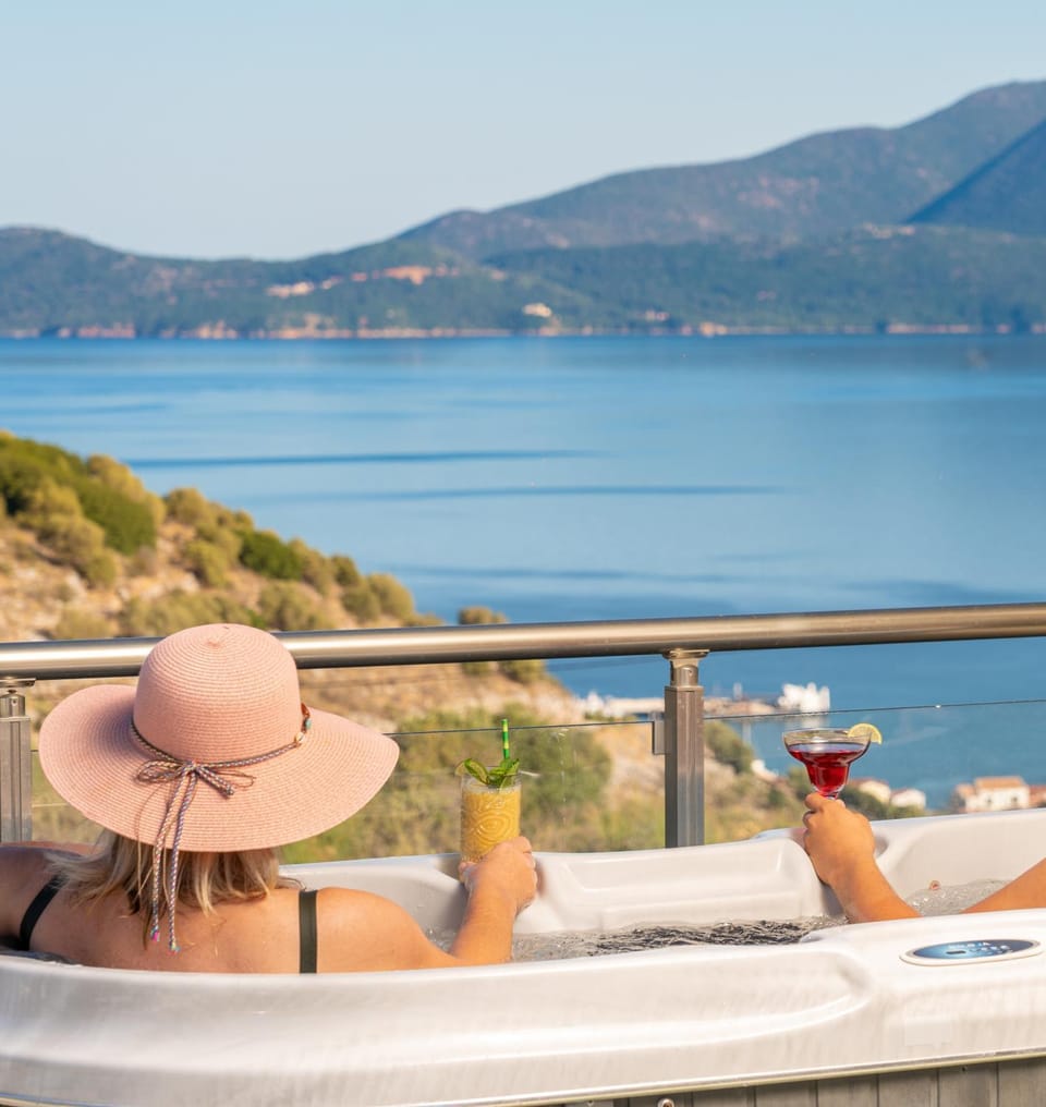 Day, People, Natural landscape, View (from property/room), Balcony/Terrace, Dining area, Mountain view, Sea view, Alcoholic drinks, group of guests