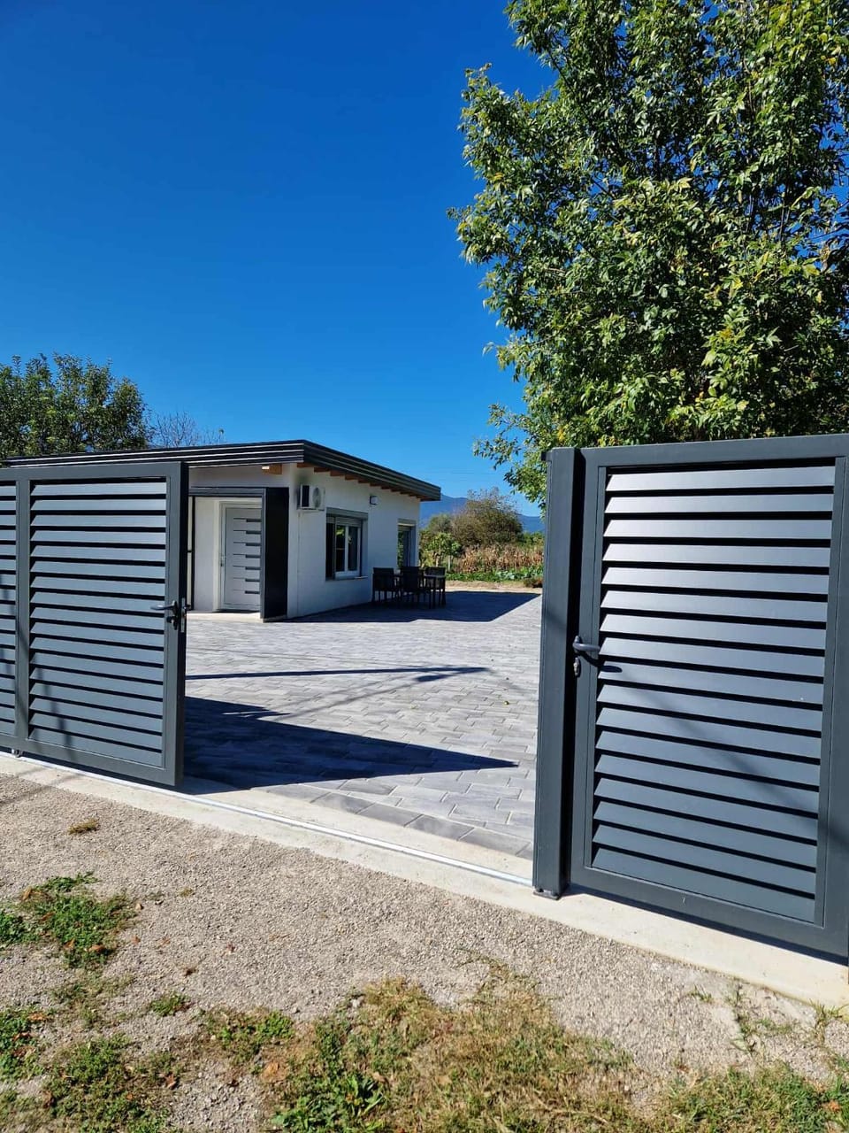 Property building, Day