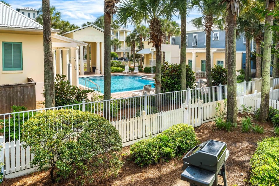 As Good As It Gets- Frangista Beach-Community Pool-Beach Access House in Miramar Beach