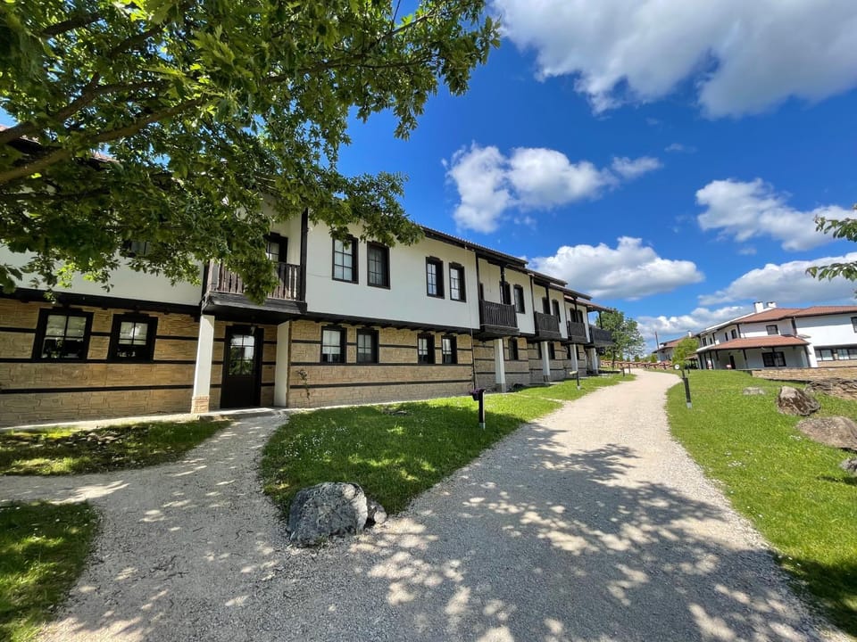Property building, Spring, Day, Neighbourhood, Street view