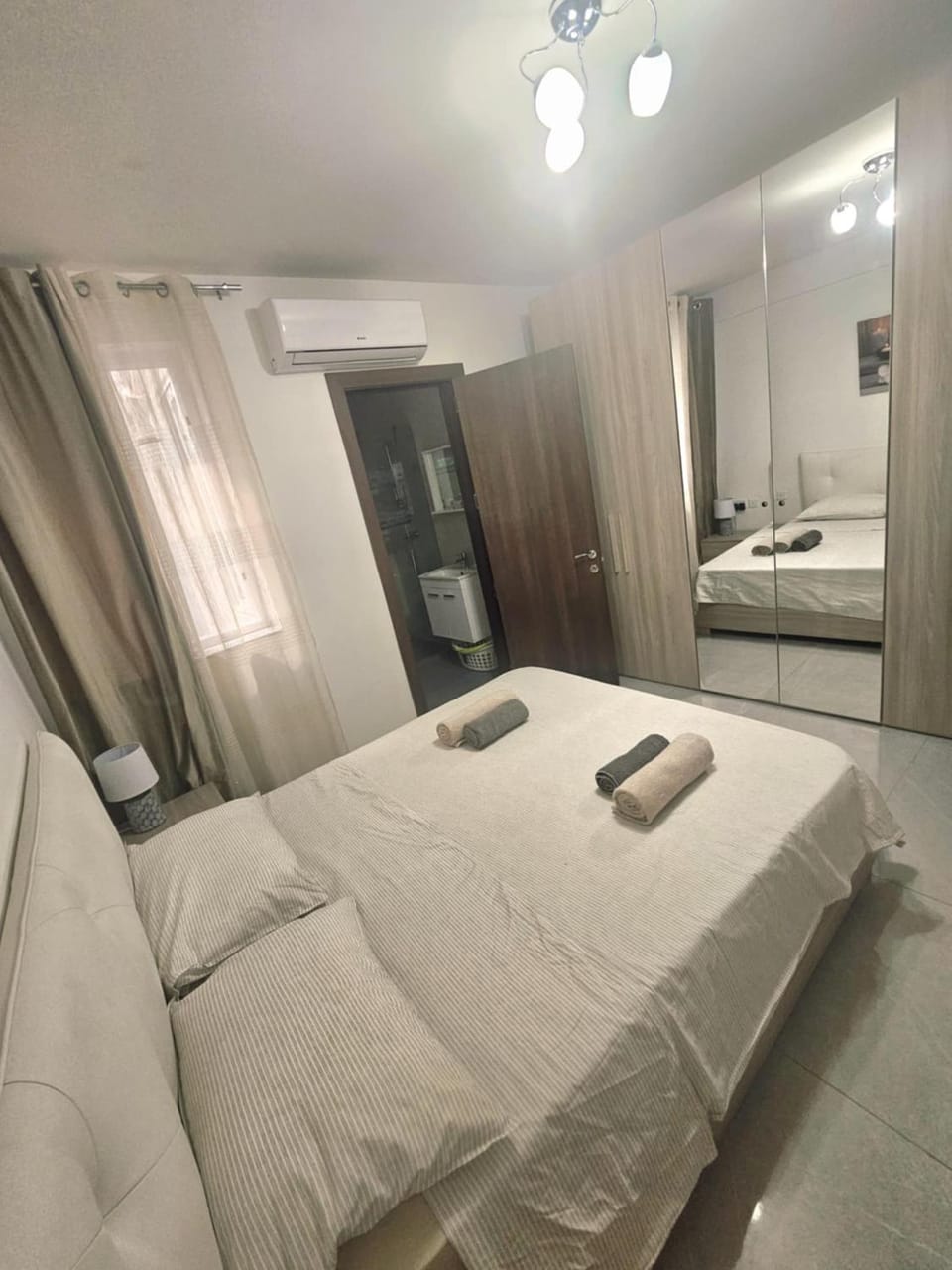 Bed, Bedroom, wardrobe, air conditioner