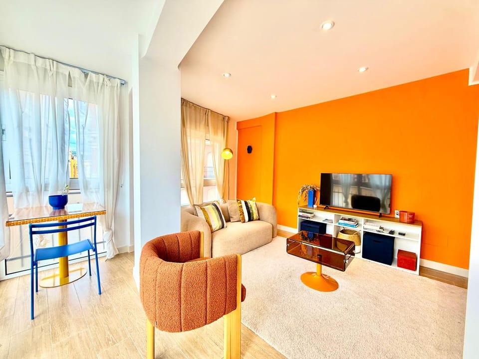 Orange Chromia Collection - City Center - Parking Apartment in Malaga