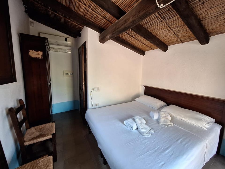 Bed, Photo of the whole room, Bedroom, towels, wardrobe, air conditioner