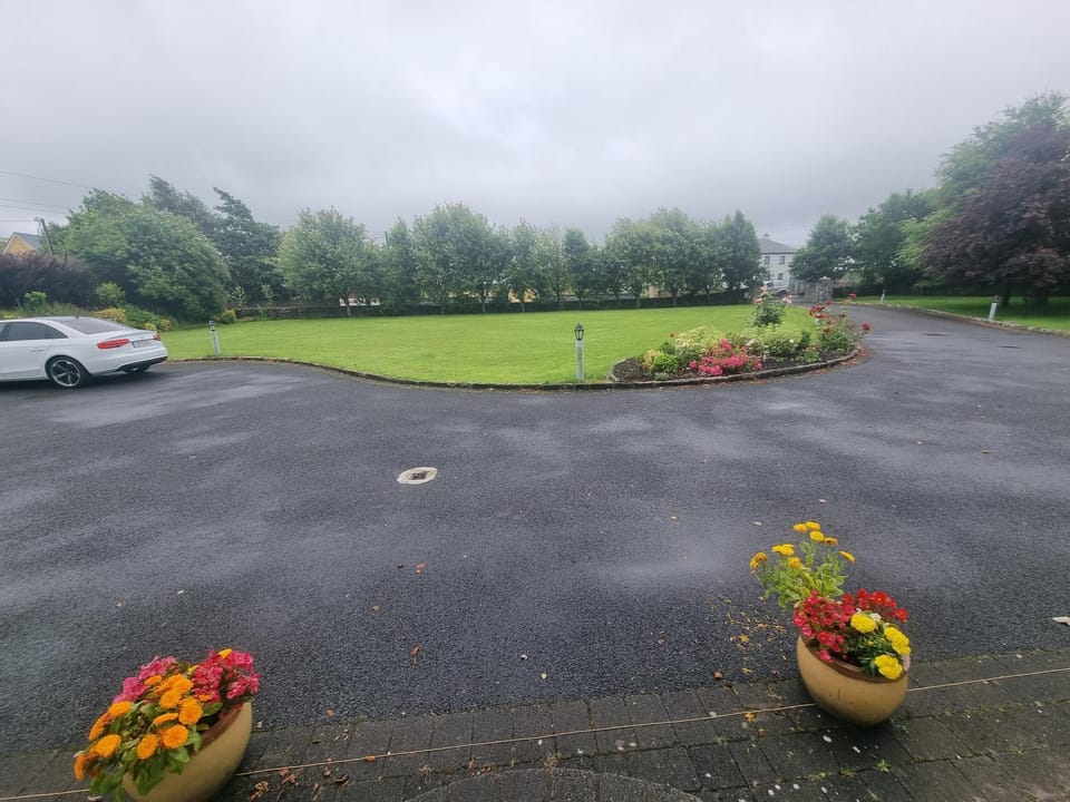 Natural landscape, Garden view, Parking